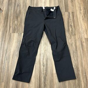 Mountain Hardwear hiking pants. Super stretchy. Size 36. EUC.